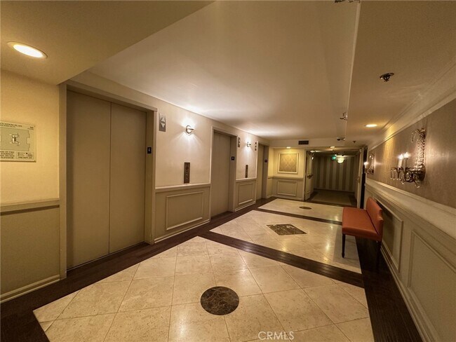 Building Photo - 10660 Wilshire Blvd