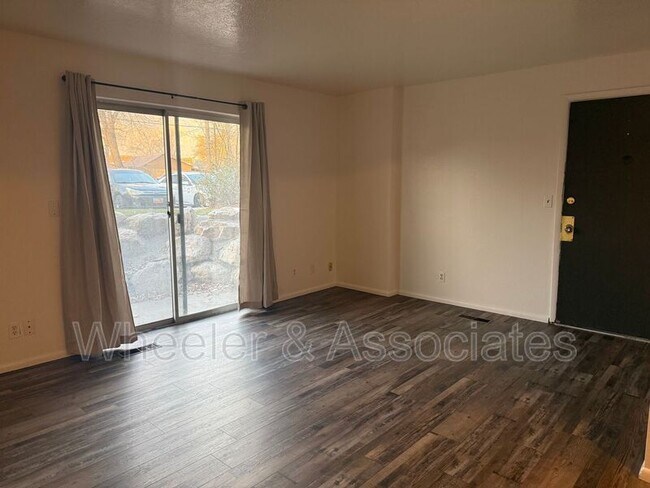 Building Photo - 2650 Jefferson Ave