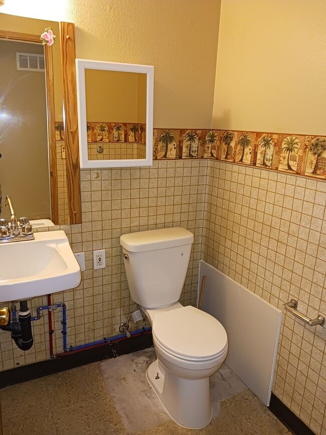 Building Photo - Albany Apartments