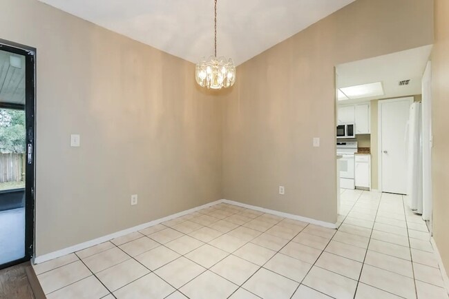 Building Photo - 1519 Kestrel Way