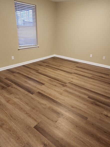 Building Photo - 9308 Gordon Ct