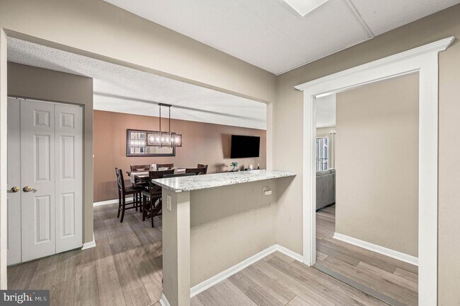 Building Photo - 11208 Valley Forge Cir