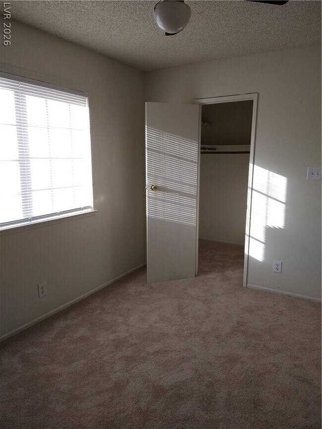 Building Photo - 212 Bradshaw Way