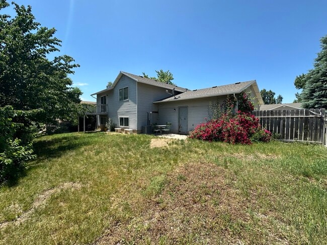 Building Photo - 1034 3350 N