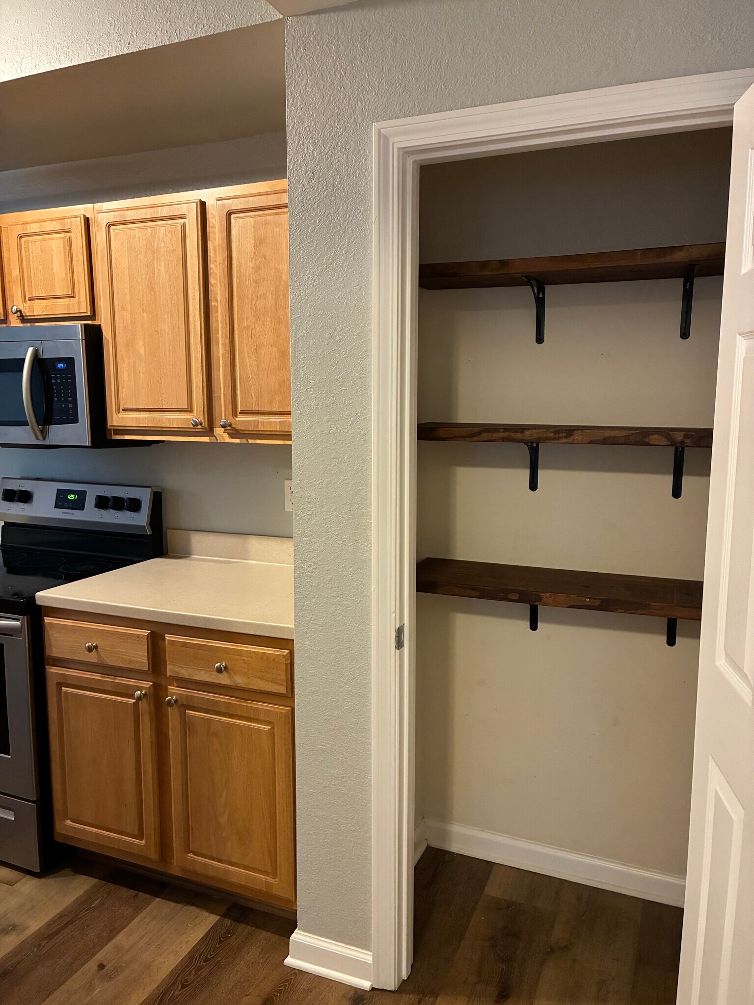 Building Photo - 10075 Gate Pky N