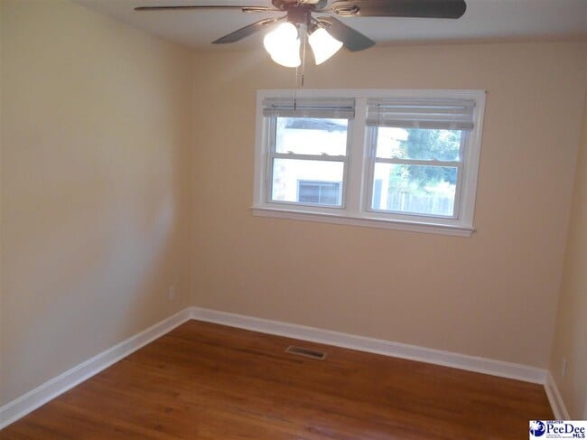 Building Photo - 1303 Virginia Acres