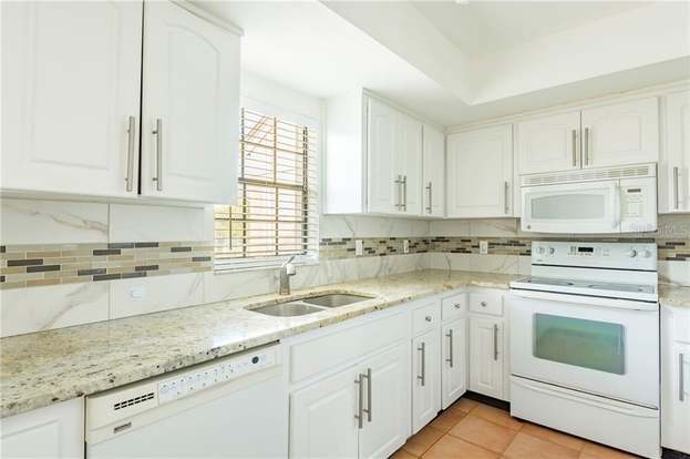 Building Photo - 2450 Heron Terrace