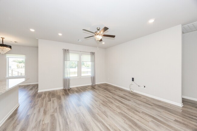 Building Photo - 4635 Mendocino Way