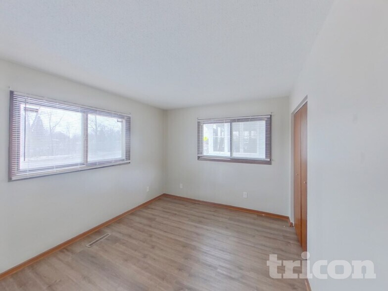 Building Photo - 1000 Concordia Ave