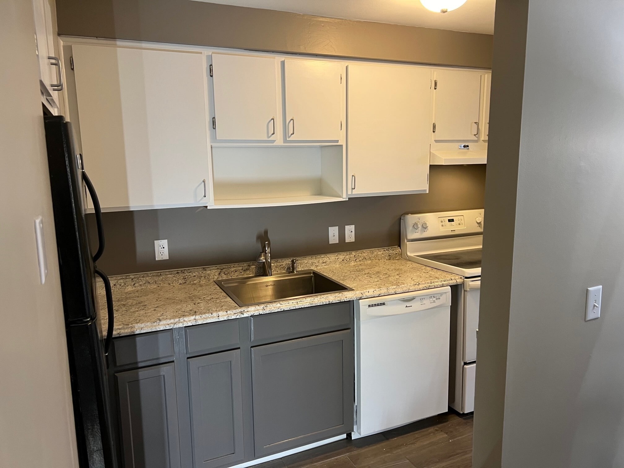 kitchen - 339 Willowbrooke Dr