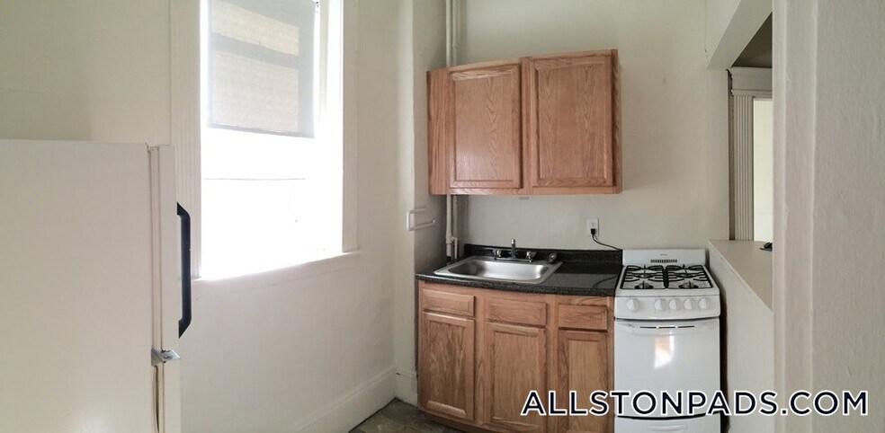 Building Photo - 1334 Commonwealth Ave