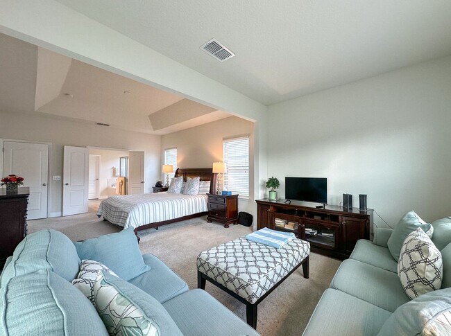 Building Photo - Furnished Rental in Golf Cart District!