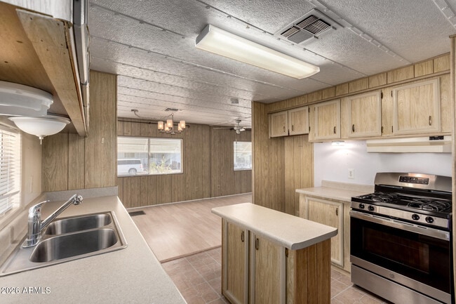 Building Photo - 8421 E Main St