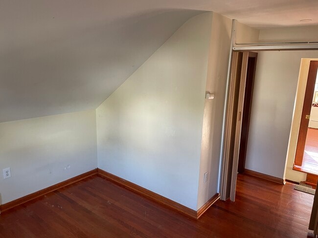 Building Photo - 84 Bridge St