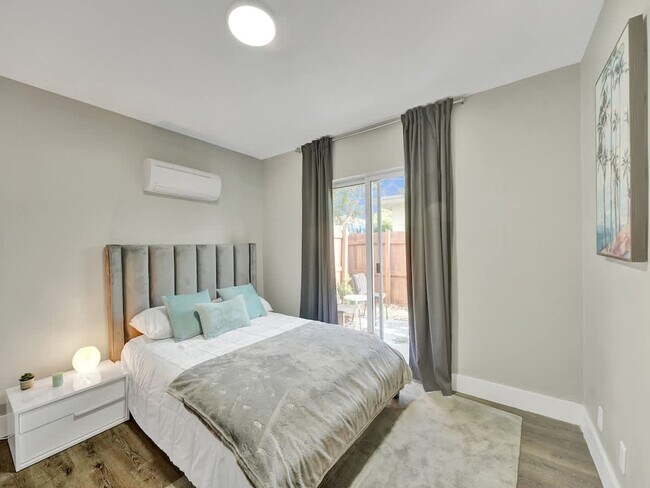 Building Photo - 3208 NE 9th St