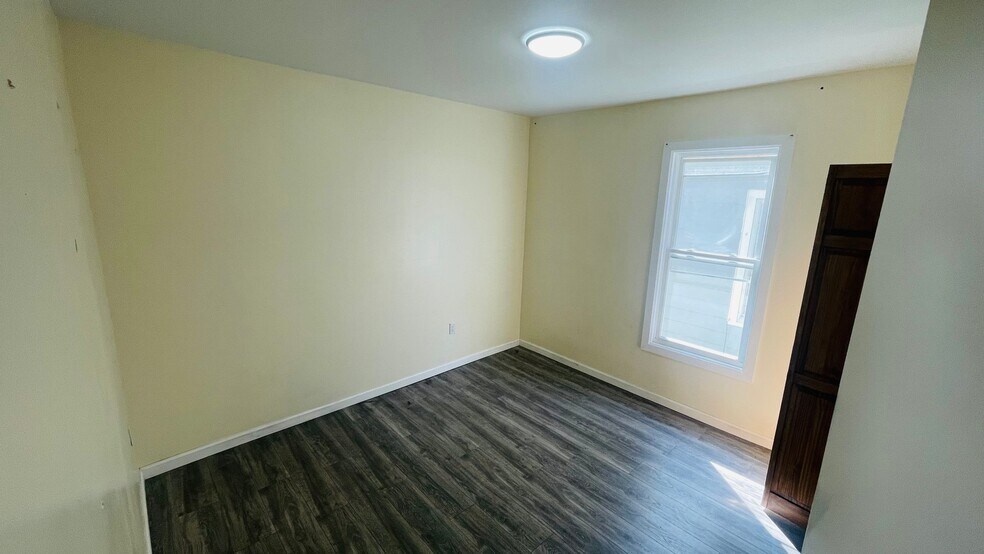 Building Photo - 21 Noyes St