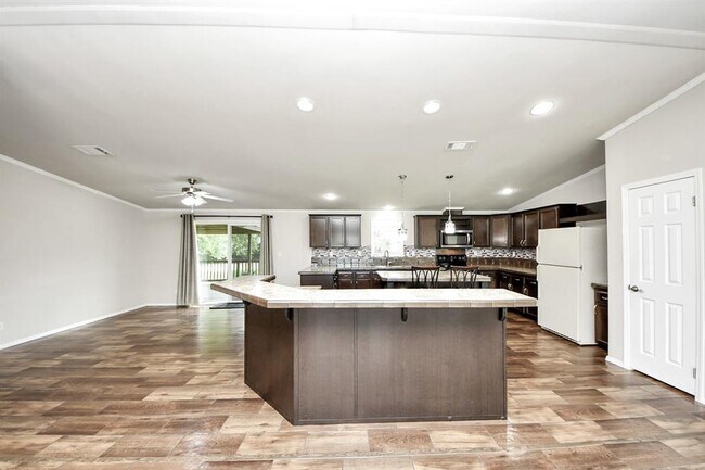 Building Photo - 4000 Mustang Rd
