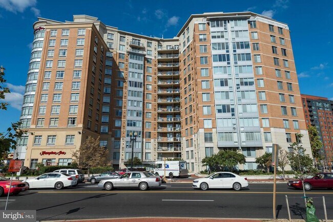 Primary Photo - 555 Massachusetts Ave NW