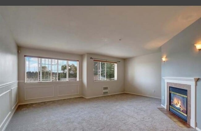 Building Photo - 3 bedroom in Edmonds WA 98026