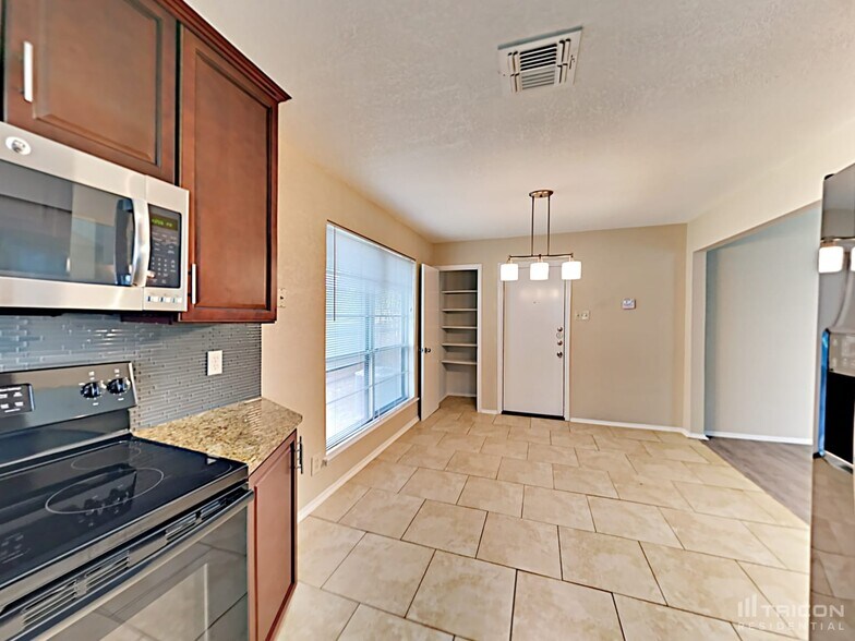Building Photo - 14211 Cradlewood St