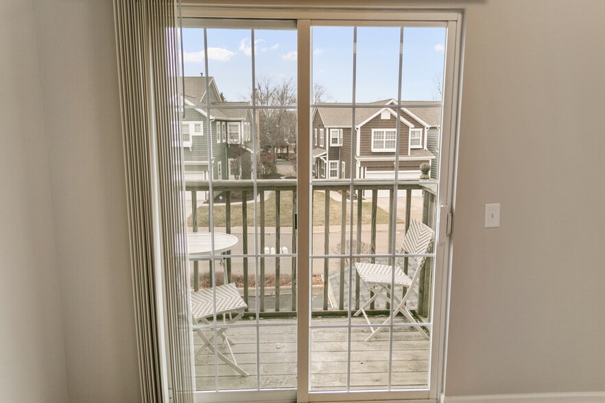 Building Photo - 1171 Mount Vernon Dr