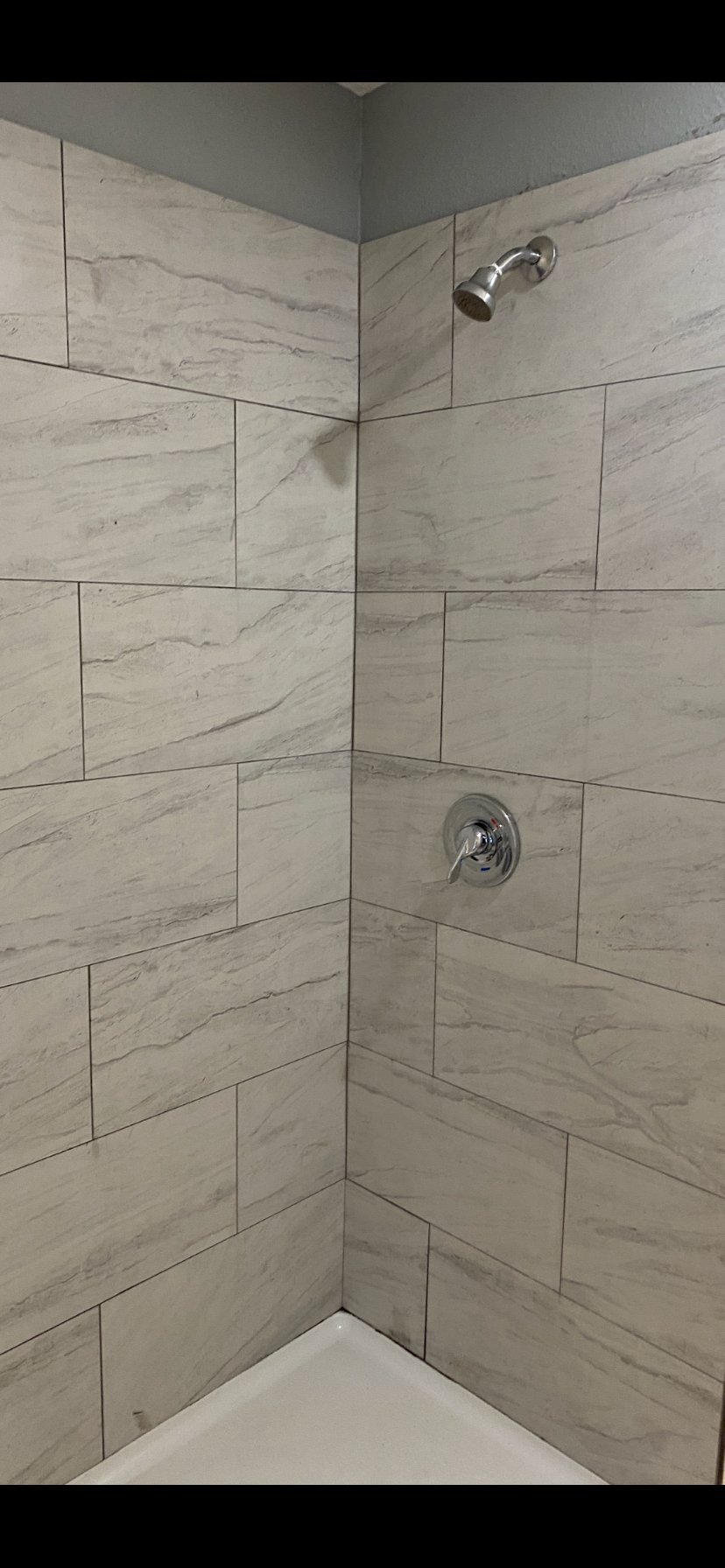 Building Photo - 418 E 1st St