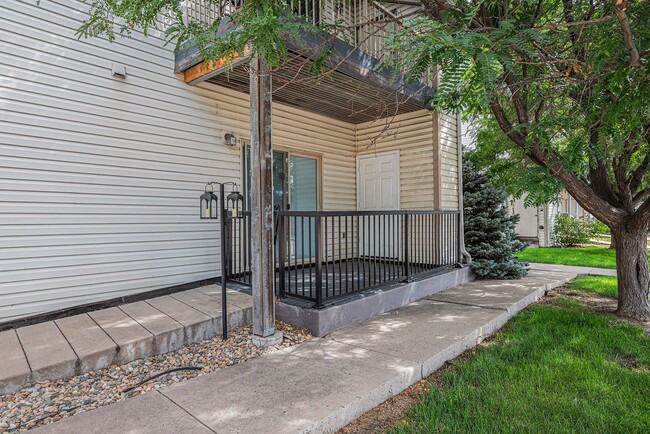 Building Photo - Spacious 2 bedroom home in the heart of Pa...