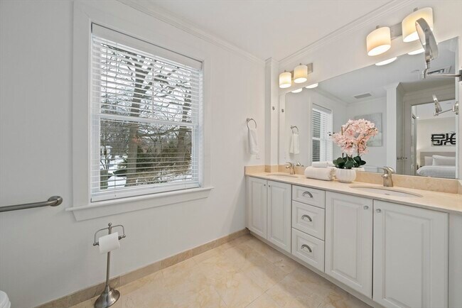 Building Photo - 321 Hammond Pond Pkwy