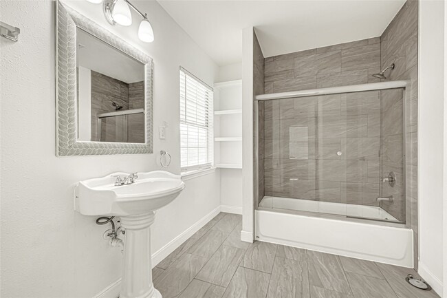 Building Photo - 4390 Harvest Ln