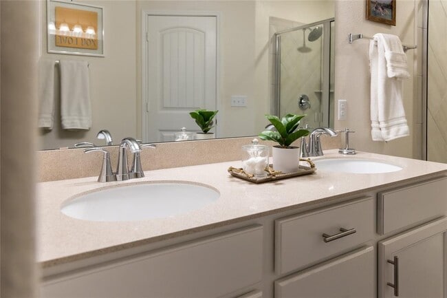 Building Photo - 9006 Golden Leaf Dr