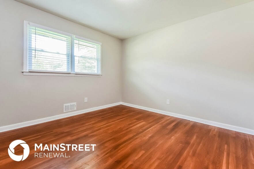 Building Photo - 1277 Scenic Way SW