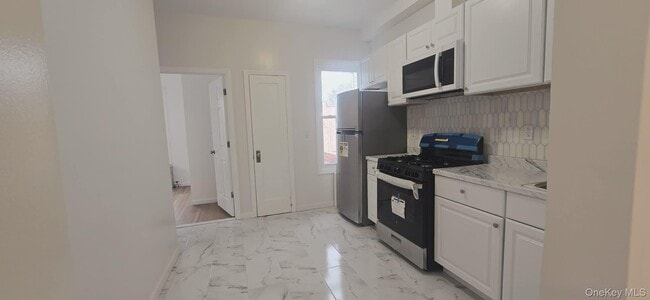 Building Photo - 78-29 68th Ave