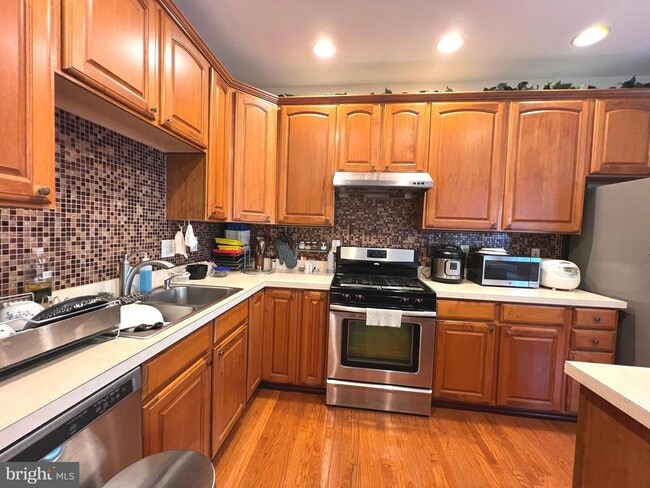 Building Photo - 6030 Helmsman Way