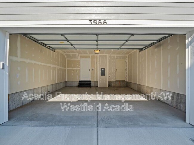 Building Photo - 3966 N Eagle Point Ln