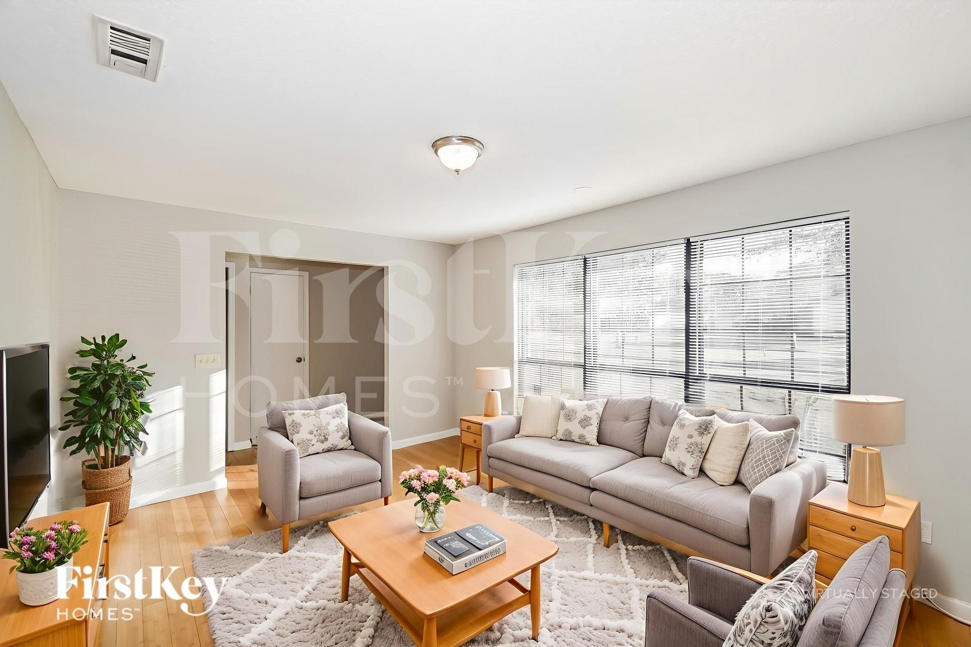 Building Photo - 2462 Ridgecrest Ave