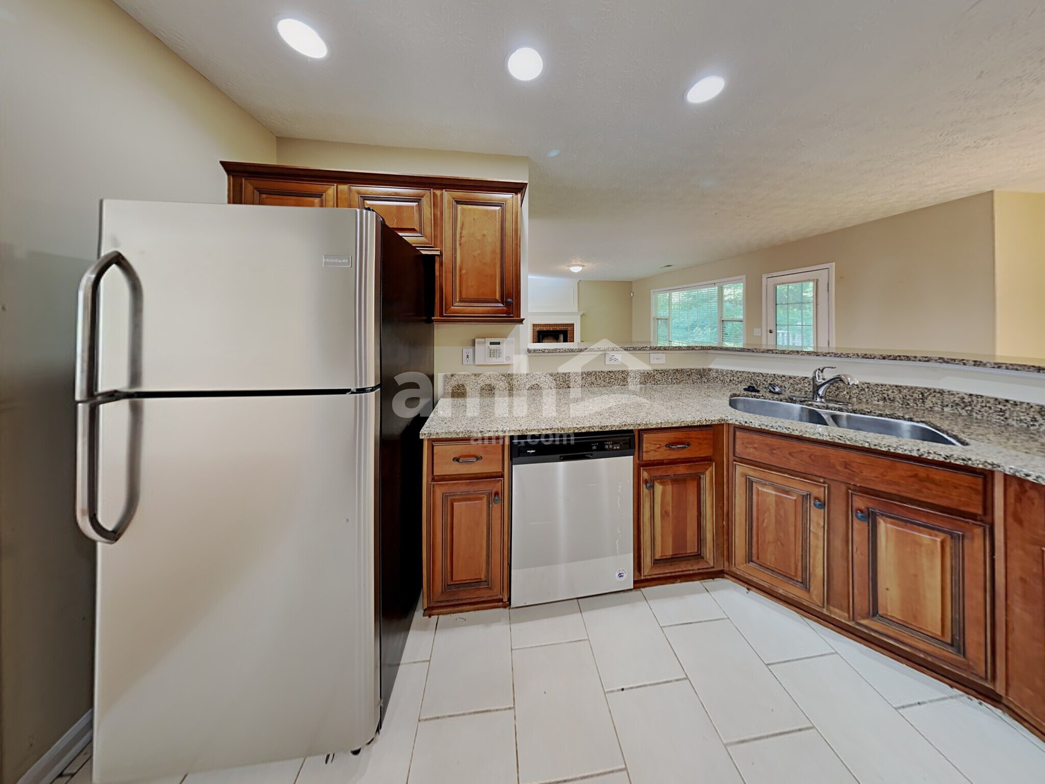 Building Photo - 1200 Evergreen Oak Way