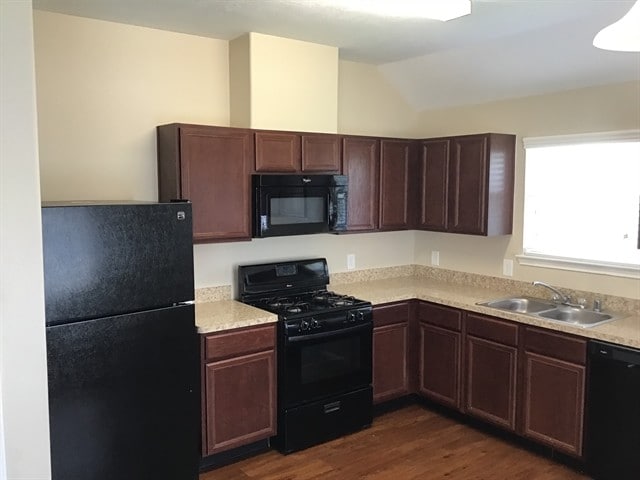 Building Photo - 8727 Doskocil Dr