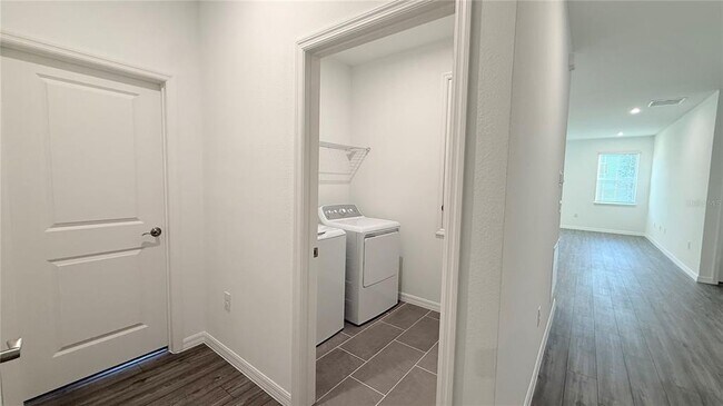 Building Photo - 1315 Normandy Dr