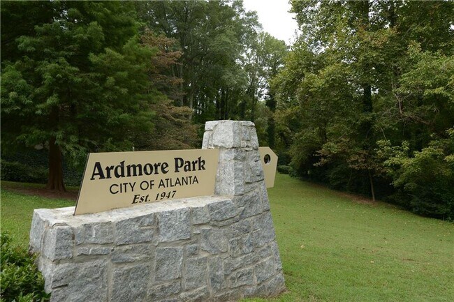 Building Photo - 282 Ardmore Cir NW