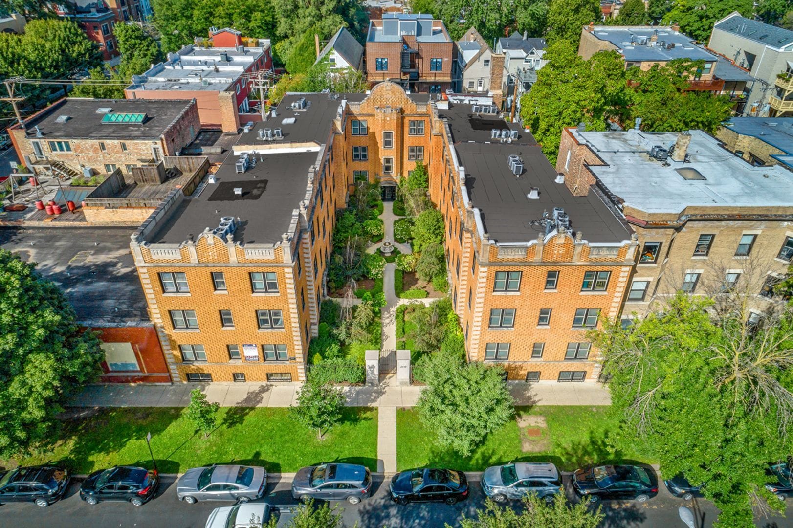 Building Photo - 3820 N Sheffield Ave