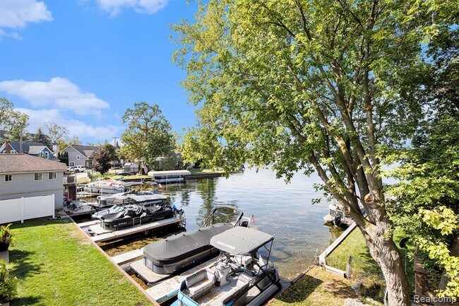 Building Photo - 40 Park Island Dr