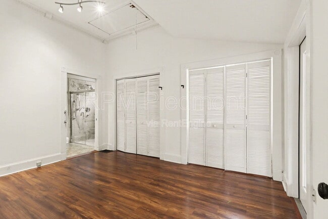 Building Photo - 409 Oakdale Rd NE