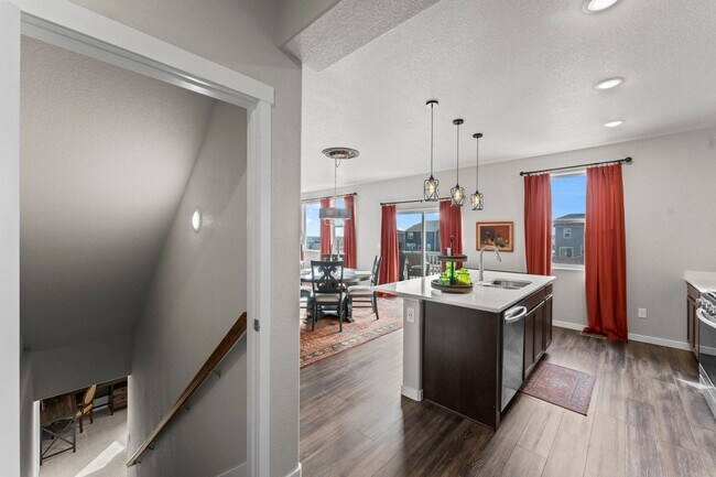 Building Photo - 5204 Roundhouse Dr