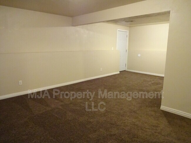 Building Photo - 5830 S Nickle Way