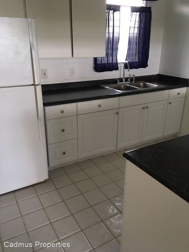 2 br, 1 bath House KUNIA PALMS 94011 WA... 94011 Waipahu St