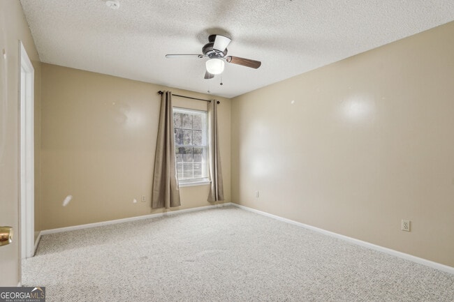 Building Photo - 325 White Oak Pl