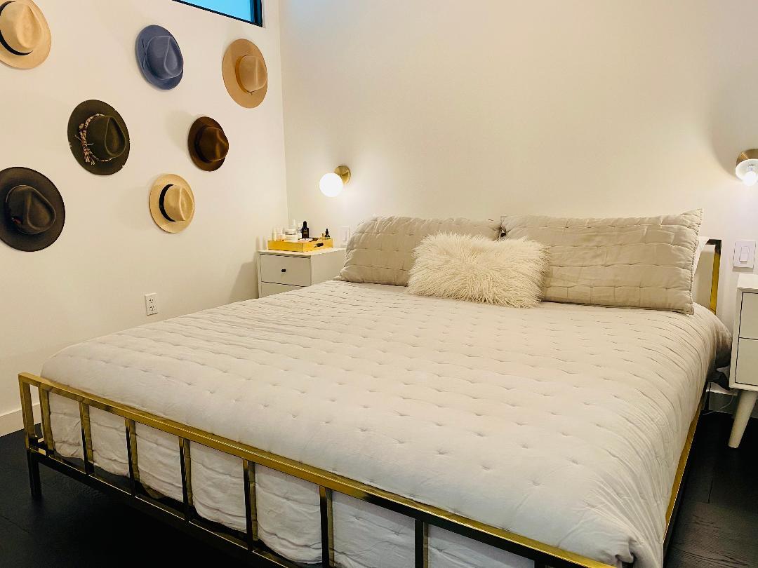 Building Photo - 800 Embassy Dr