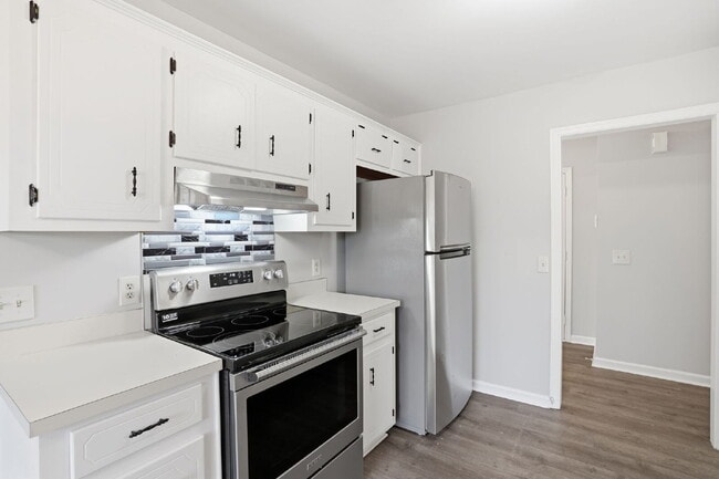 Building Photo - 8232 Pleasant Ridge Dr