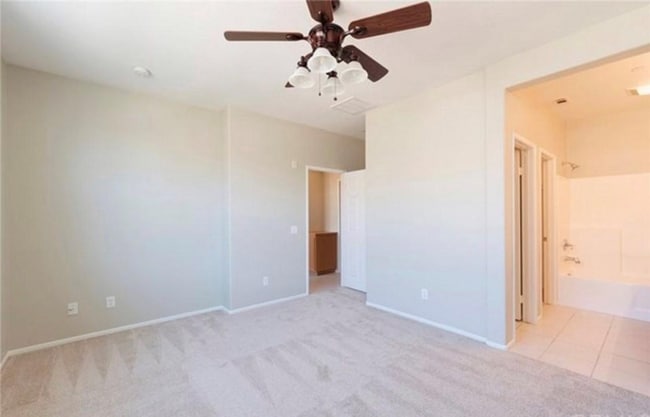 Building Photo - 1800 E Lakeshore Dr