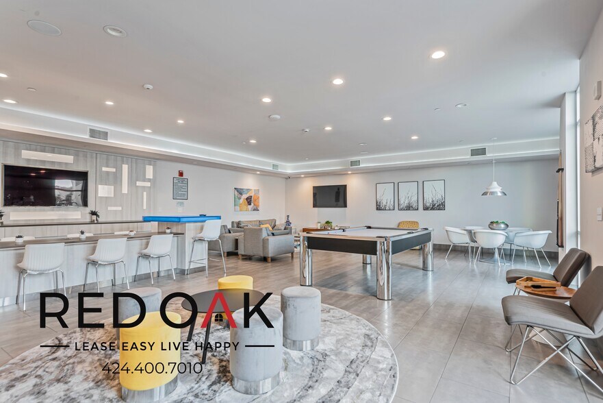 Building Photo - 1331 W 7th St